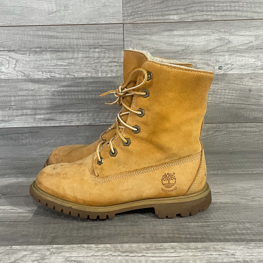 Timberland Womens Leather Boots Size 7.5 Tan Waterproof Fleece Lined